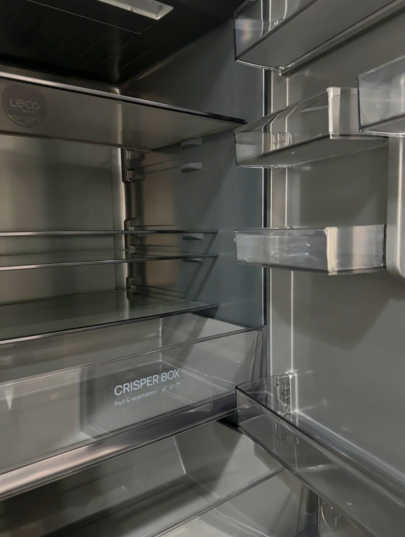Frigorífico modelo FGC-405C20DAN acabado dark inox abierto