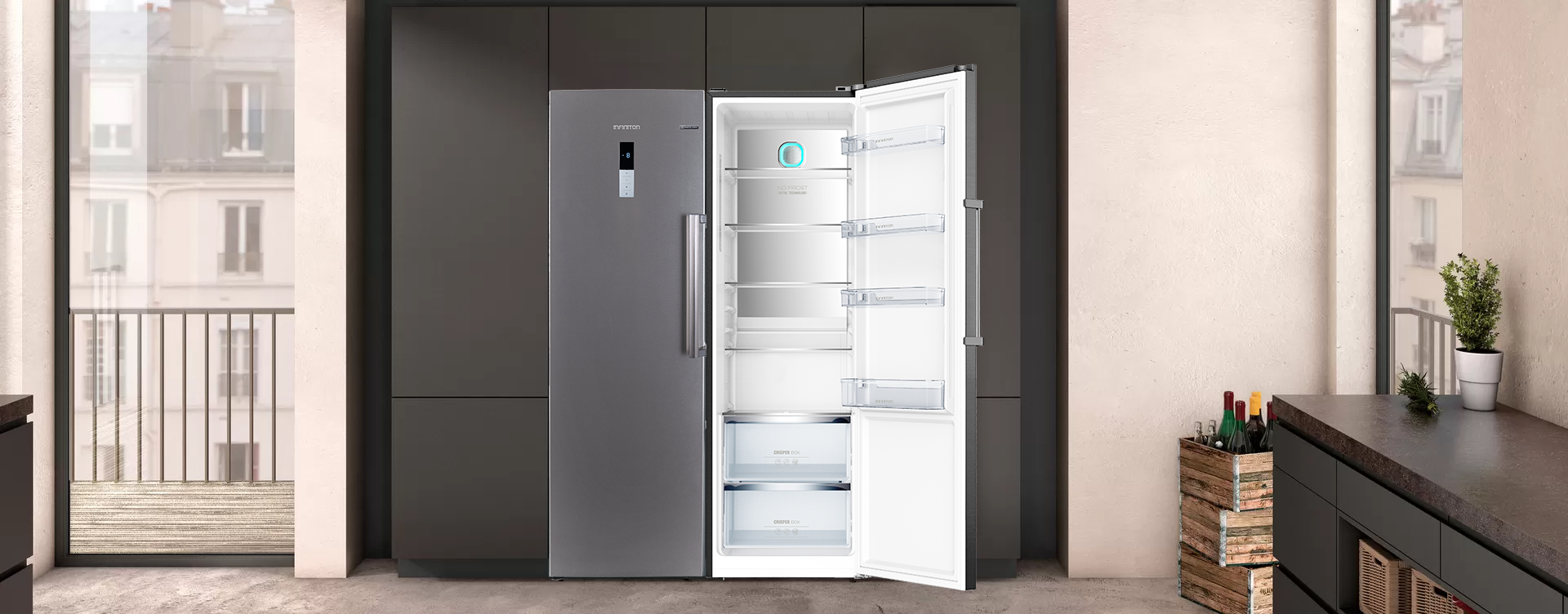 Cocina oscura con frigorífico y congelador en acabado inox